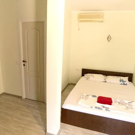 Comfortable In With Private Garden 18 M²