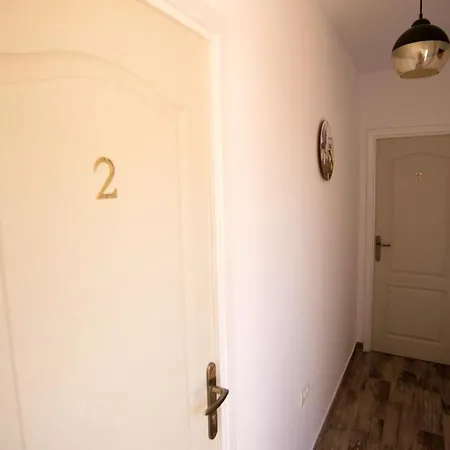 Apartment Comfortable In With Private Garden 18 M² Constanta